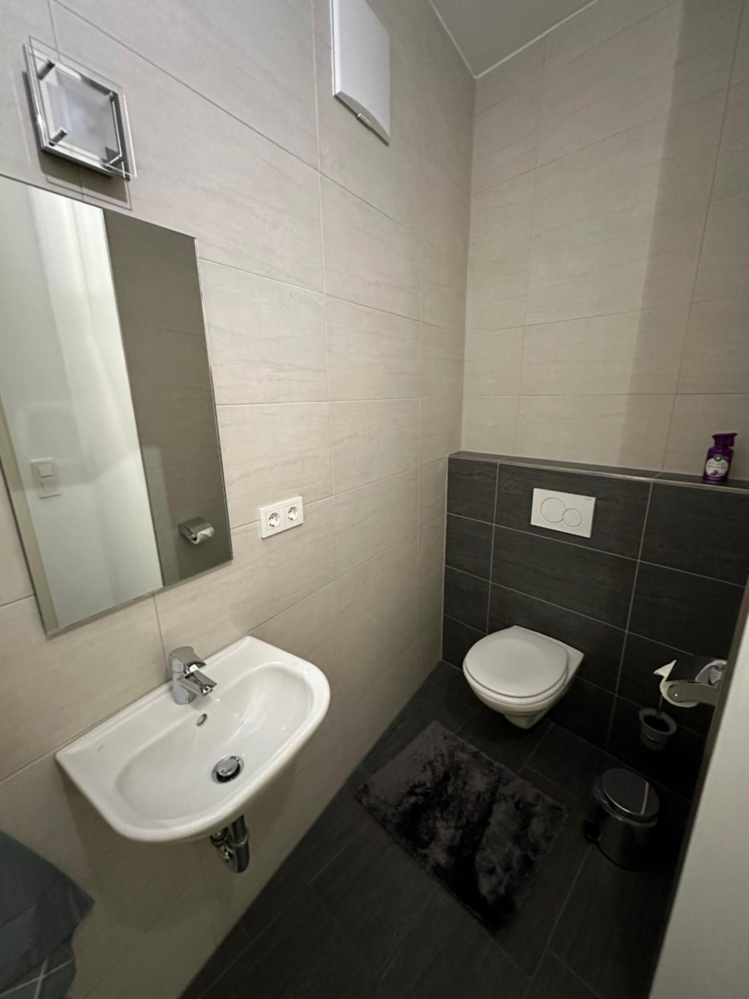 Geraeumiges Modernes 1-6 Personen Apartment Imst
