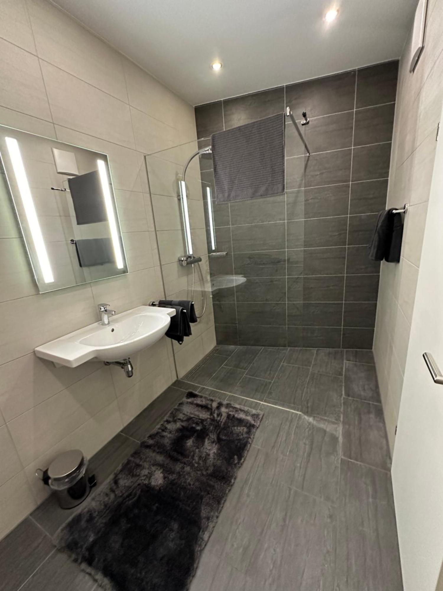 Apartment Geraeumiges Modernes 1-6 Personen Imst