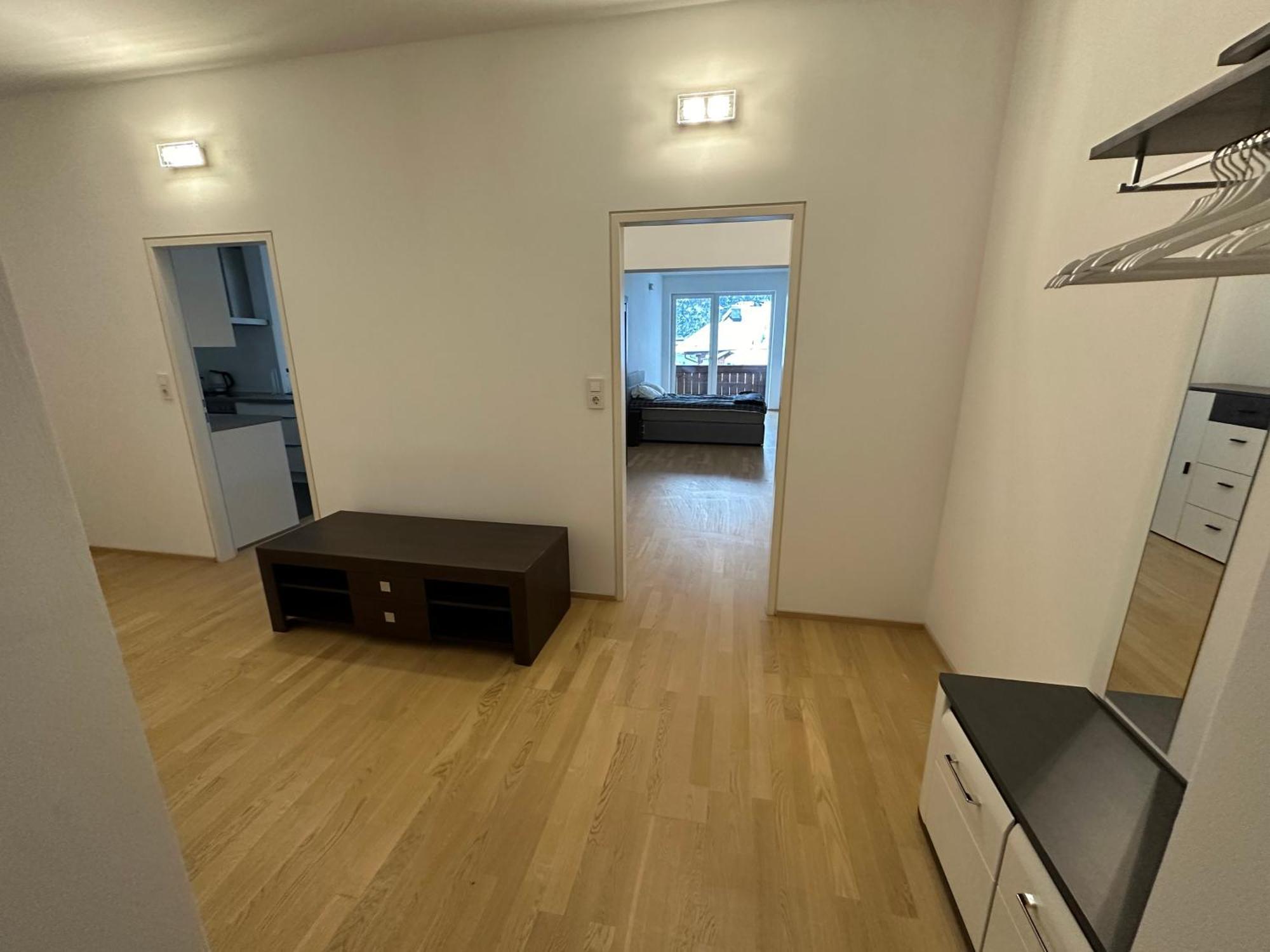 Geraeumiges Modernes 1-6 Personen Imst